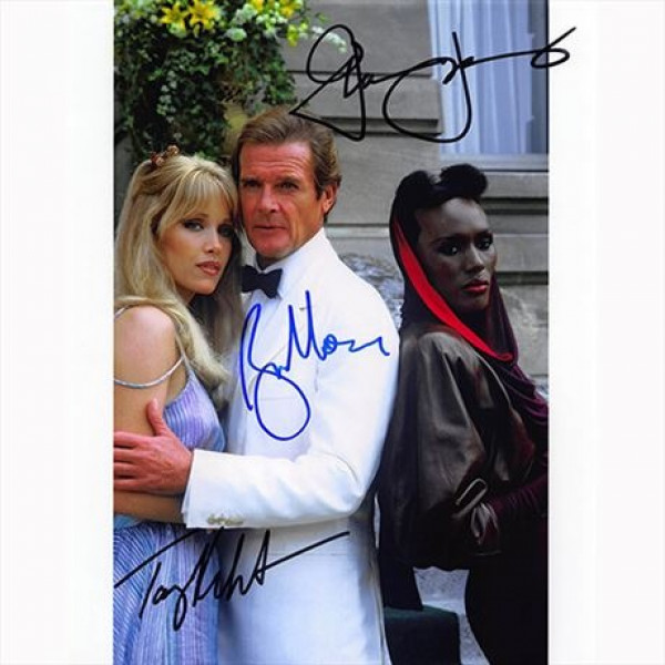Autografo James Bond Cast 3 Actors Bersaglio Mobile Foto 20x25