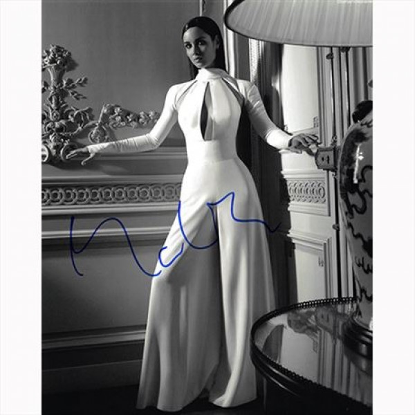 Autografo Berenice Marlohe - James Bond Foto 20x25