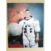 Autografo Apollo 13: Fred Haise Apollo 13 LMP handsigned photo in-person