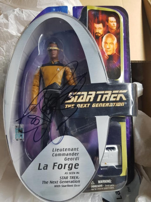 Autografo LeVar Burton Star Trek TNG Geordi La Forge Action Figure