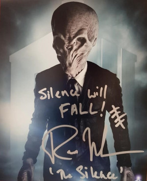 Autografo Ross Mullan Doctor Who Silence Foto 20X25 