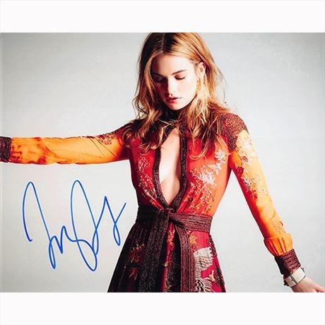 Autografo Lily James Foto 20x25