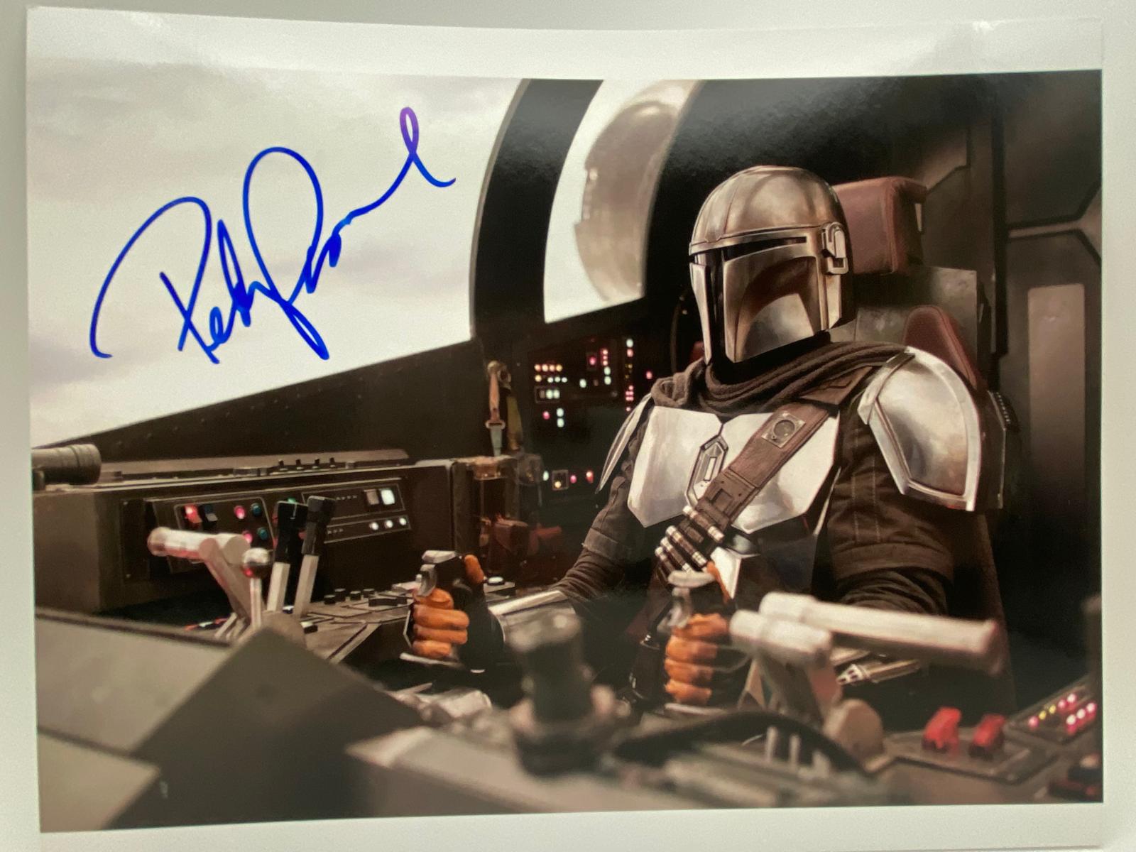 Autografo Pedro Pascal - Il Mandalorian Foto 20x25 